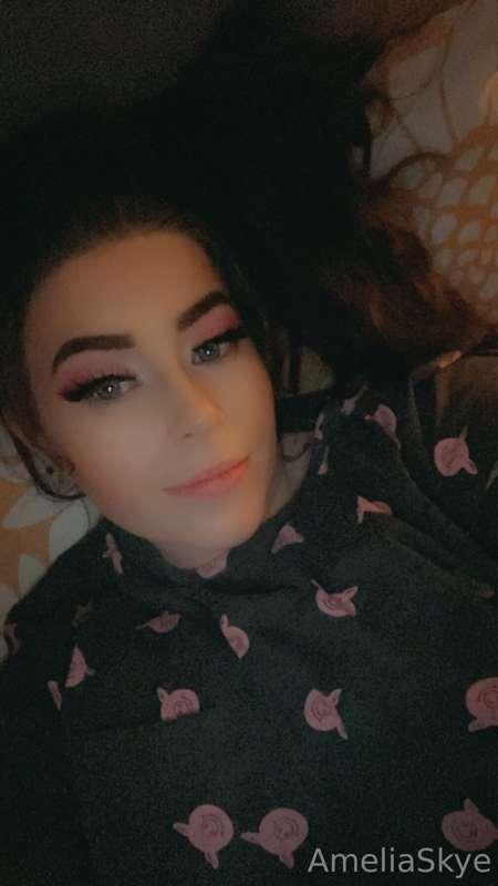 Night!! 💖😚 would you guys like it if I gave you video update..
