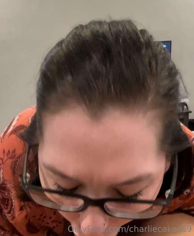 Watch me gag on @theejuliusblack ‘s cock 💦