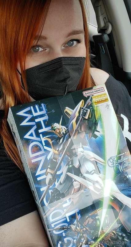 Ya girl got a new Gundam. Funny idea... build it on camera i..