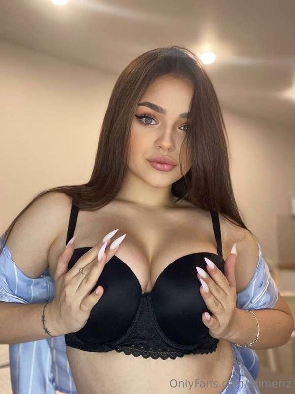 🟢 CLICK HERE - @adriana_orlanda 🟢This cutie is online and ho..