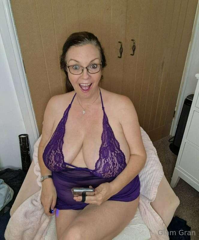 I do love it when you send me naughty messages 😜My vip @carl..