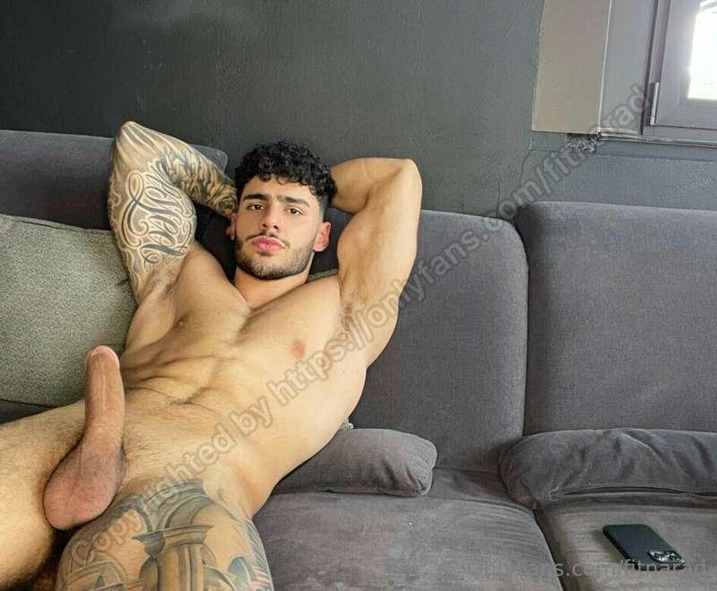 BIG COCK, BIG ANNOUNCEMENT😈

The last few months I have been..