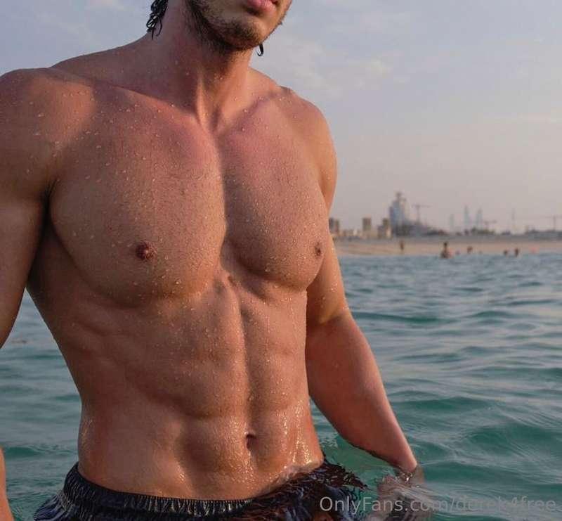 derek4free image #3