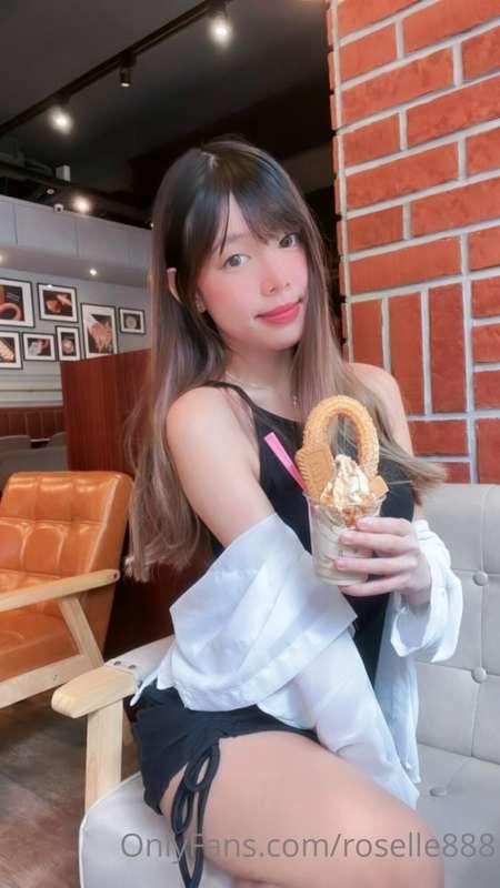 可愛可甜😝❤️ Churros is my second most favorite food🥖the first on..