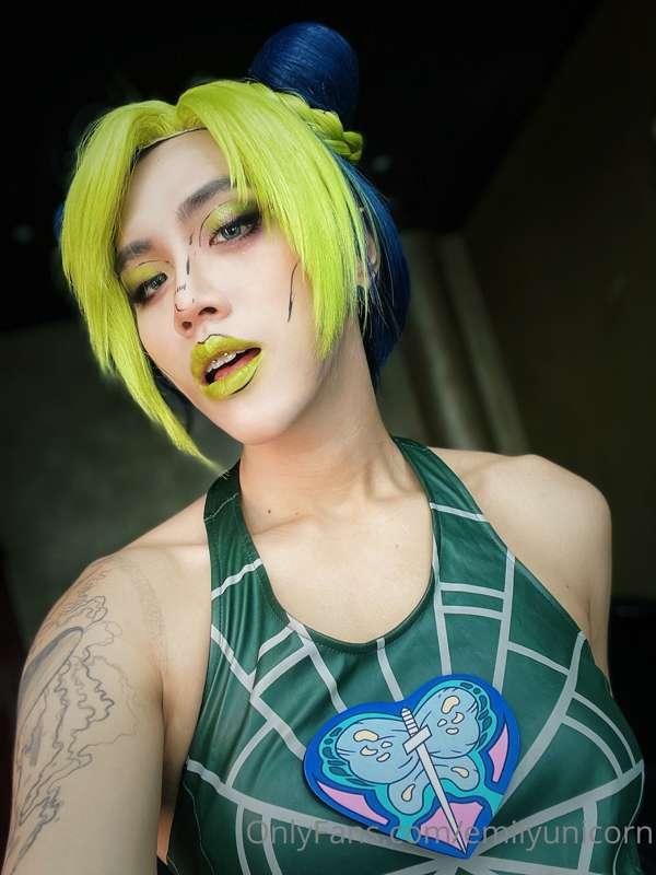 green is my favorite color from now on ✨✨
