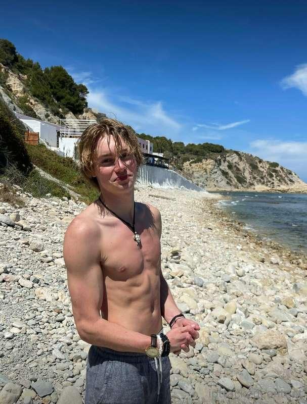 up for some outdoor fun? 😉 