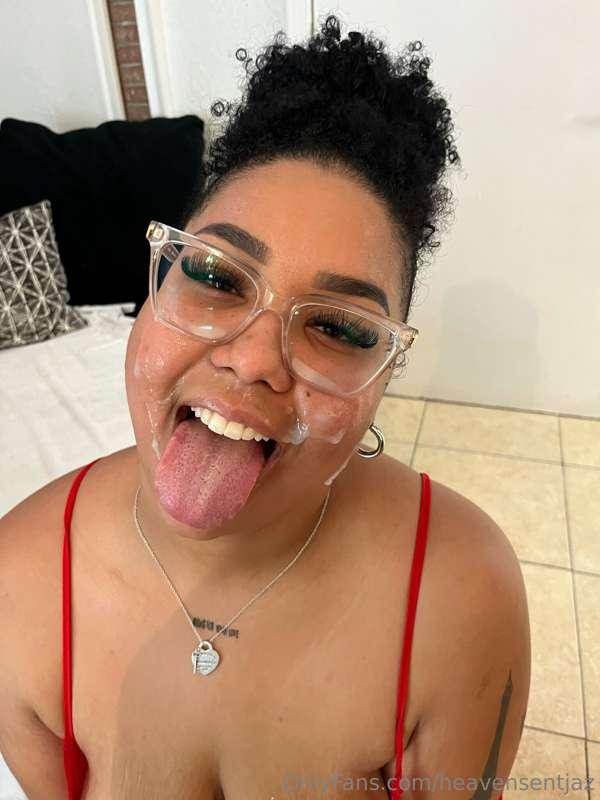 Would you want to give me my next cum facial? 😳😳💦