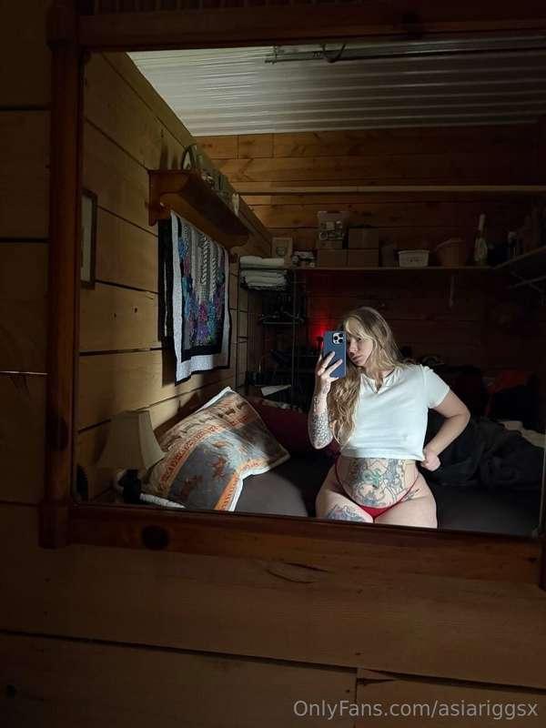 throwback to this ADORABLE little cabin on my road trip😍 you..