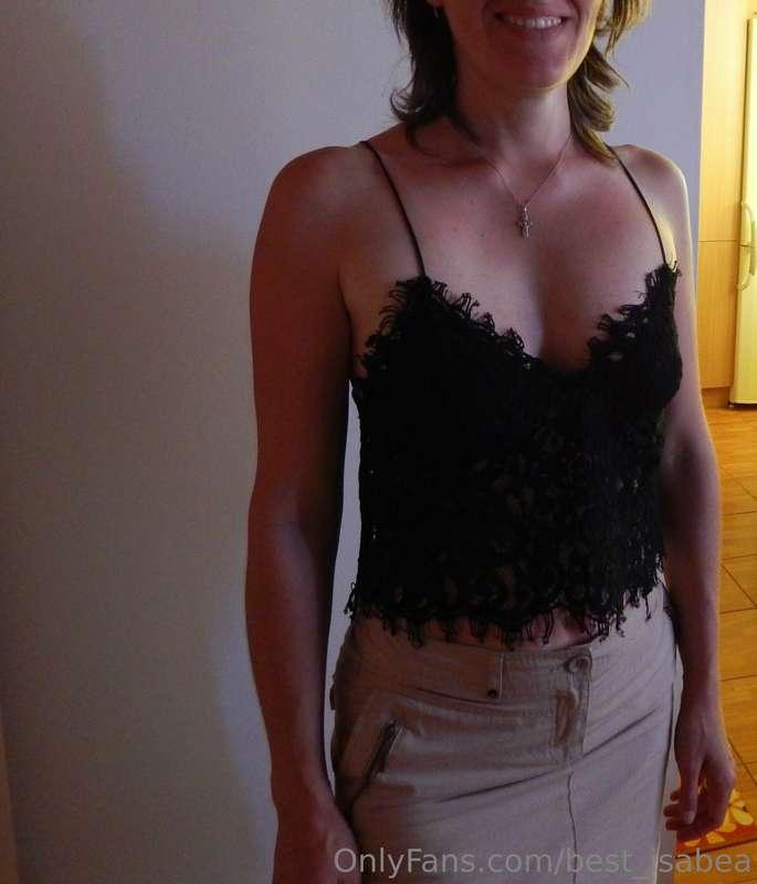 What do you think about this outfit? Can I go for a romantic..