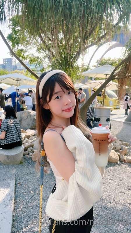 終於禮拜五 呵呵😄這禮拜好忙🥺想念我嗎北鼻？💕TGIF🎉 Had a busy schedule this week, ..