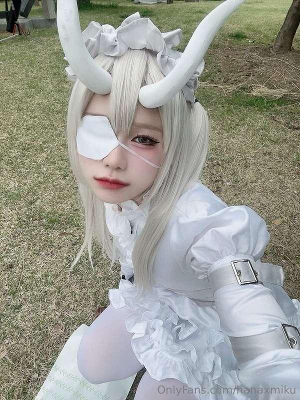 is this too much to be walking around in the park? 🤍 ㅋㅋ