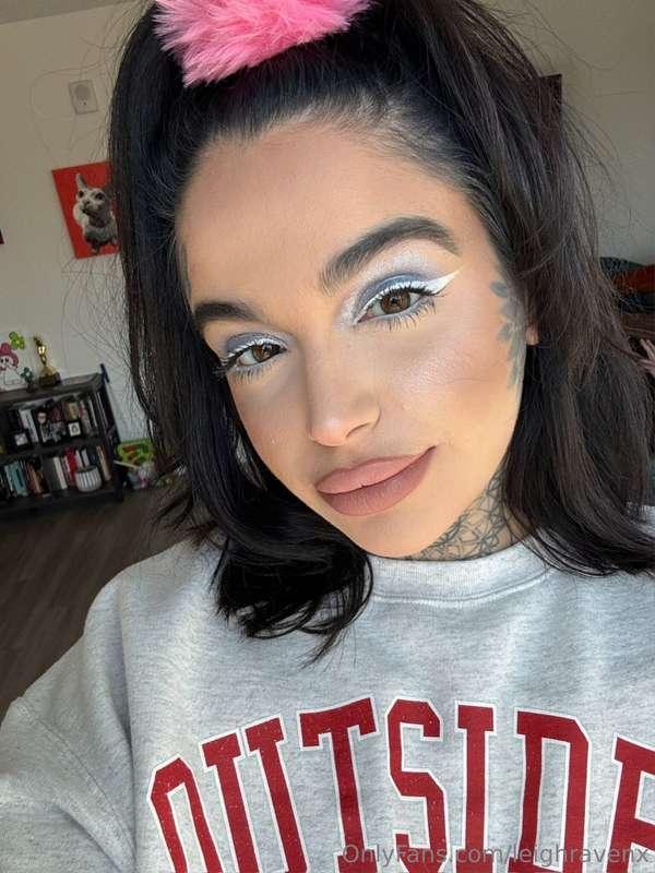 BIRTHDAY LIVE SHOW 🥳🎁🎈November 23rd at 6pm PST/9pm EST! 🖤