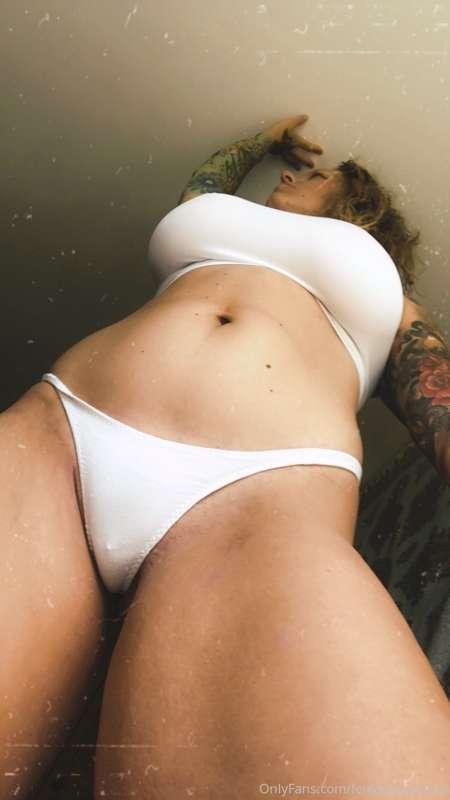Goddess worship on a Sunday 🤍🤍🤍