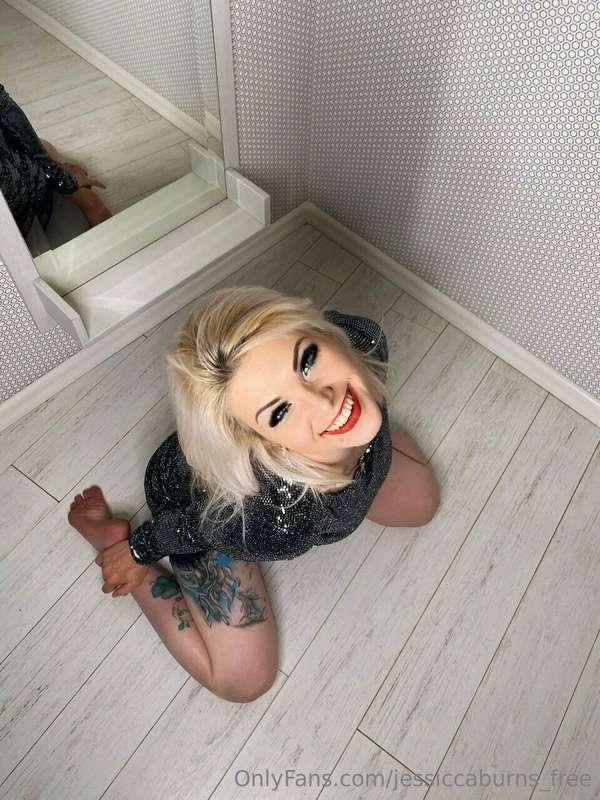 I'll tell you one of my secrets 🤭🤫
I have a magical smile😜 t..