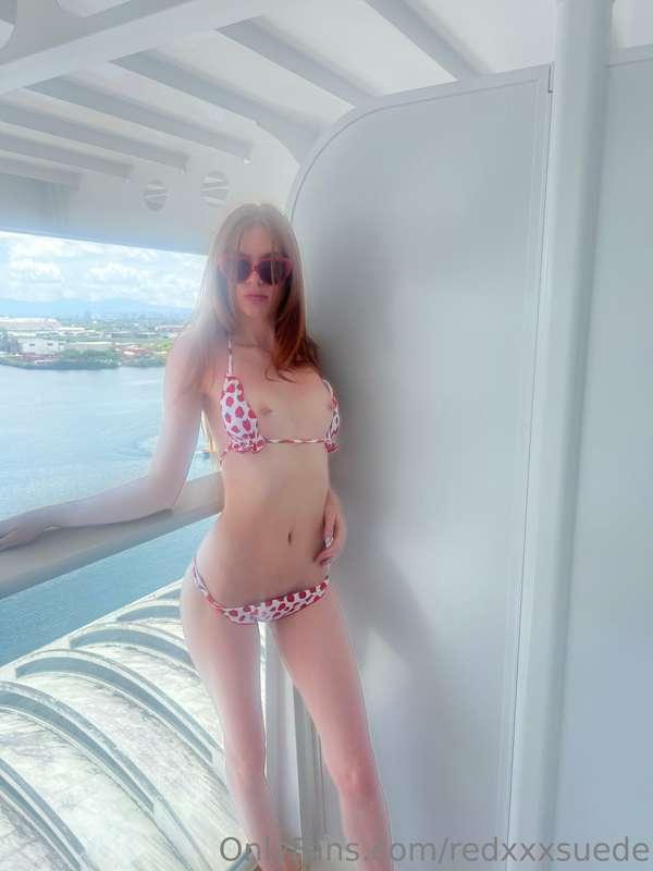 Would you fuck me on a balcony? 🤤