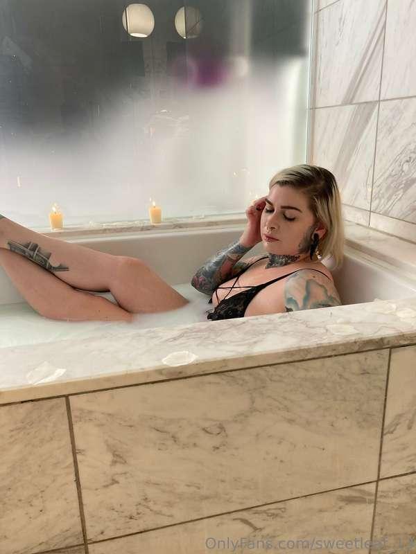 New sexy tub set available on my VIP page