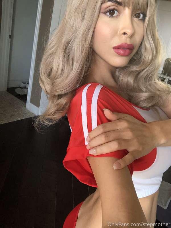 Red is my favorite color 💋💋