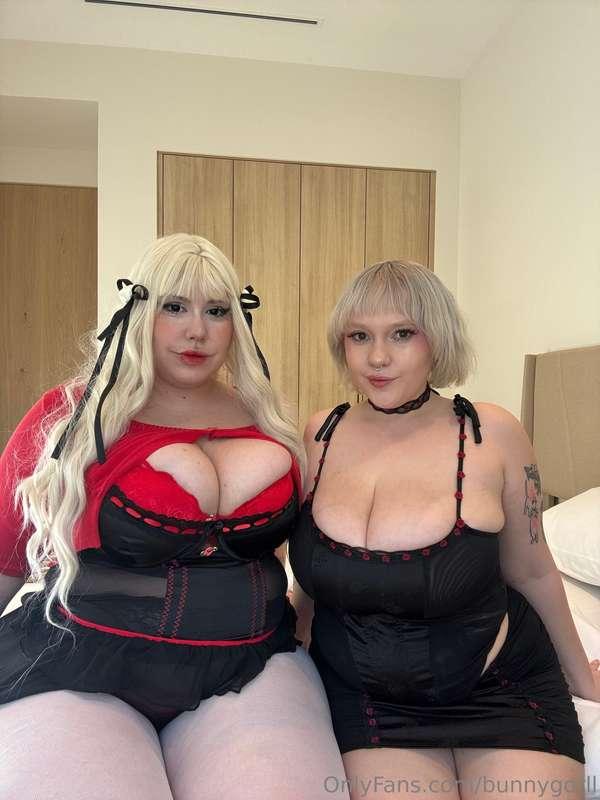 SHOW US UR COCK >:D🖤 @laniafawn and i are doing dick rates r..