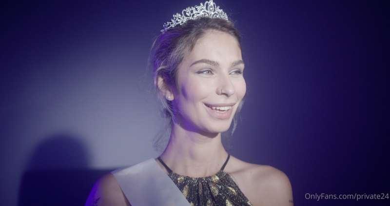 Your girl is Prom Queen... what's she gonna do? - Video out ..