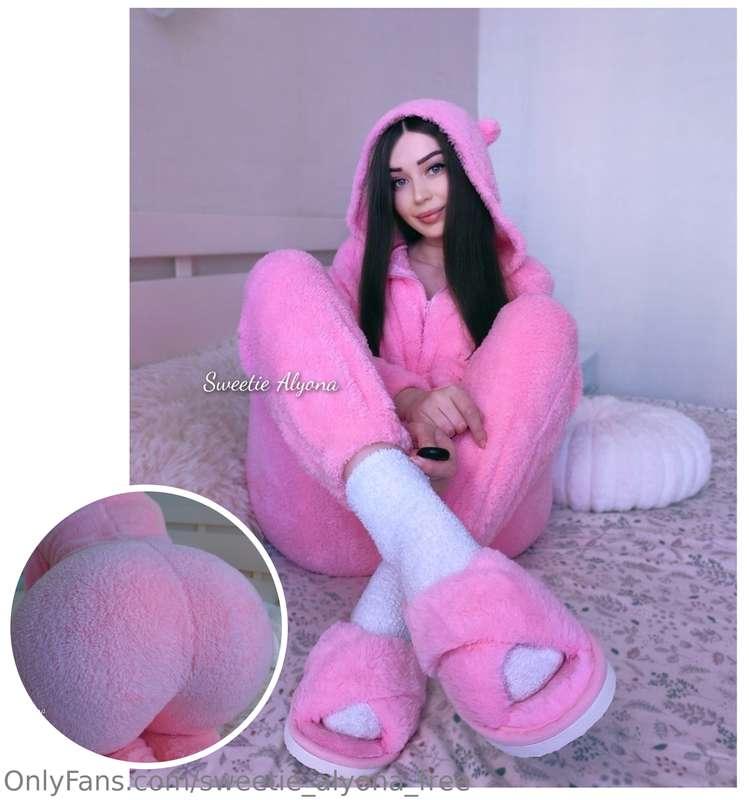 Amazing pic set in soft fuzzy onesie, fuzzy socks and fuzzy ..