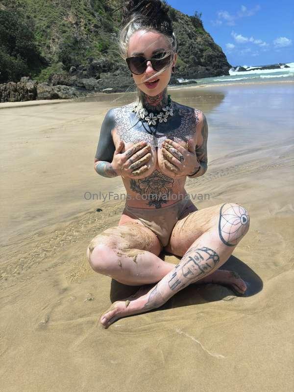 Do you want to see more ?🔥  Come and try to take my hands aw..