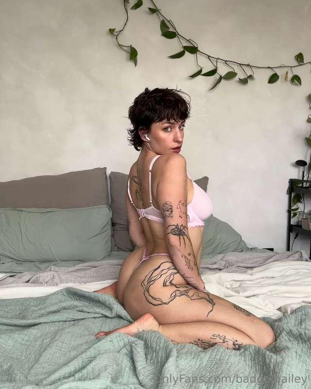 badgalhailey image #0