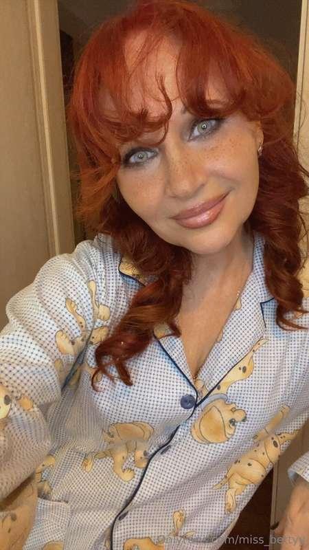 Wanna get to know me better? Let’s chat and see where the co..