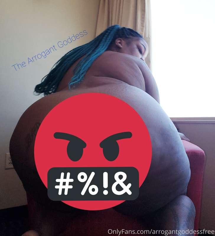 @arrogantgoddess is my premium page , subscribe to remove th..
