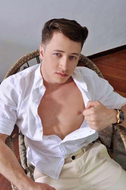 Acompanhem meu perfil grátis
Follow my profile free
@victorf..