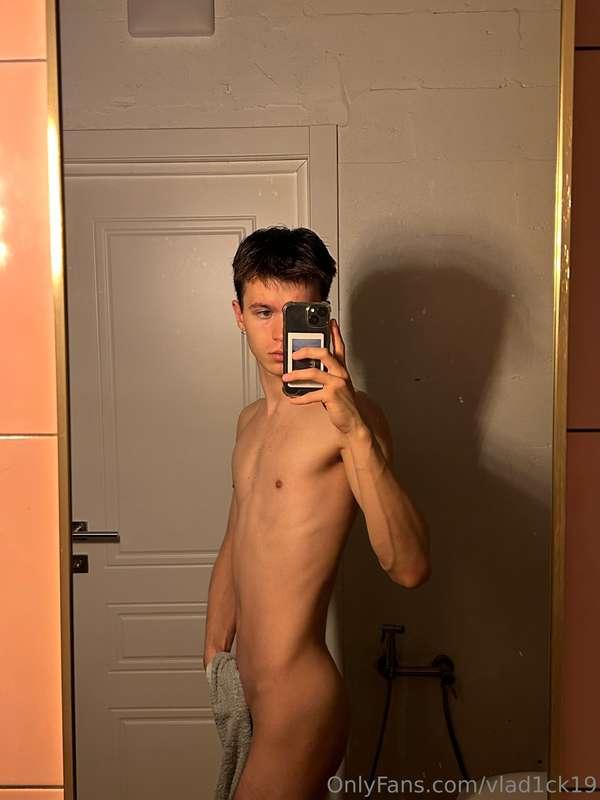 Who will warm me up after the shower 🫠?