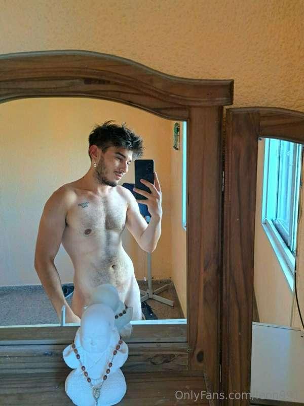 @marcostheking
GIFTS TO THE NEW 
I am a 20 year old horny ba..