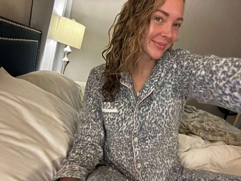 If you were here, would you just bend me over and fuck me wh..