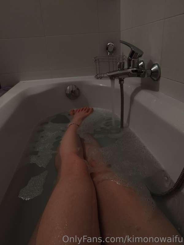 Mi serviva un bagno rilassante dopo una lunga giornata ☁️💞
/..