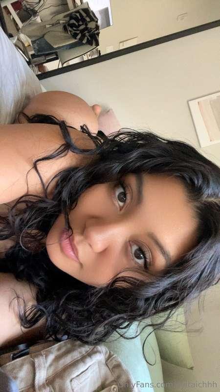 👩🏻‍🦱