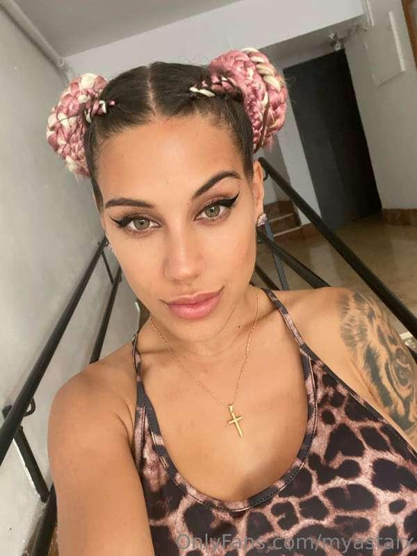 Do you like these hair style?😛