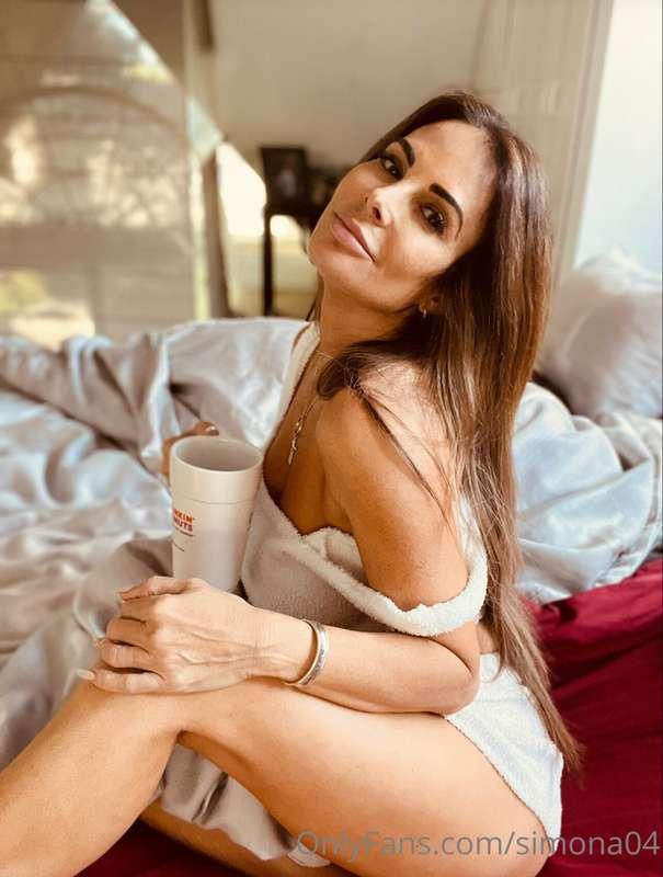 Who has a Dunkin’ Donuts mug?