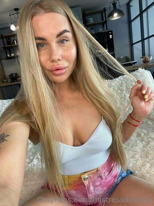 💖 @bizqueen 💖

Can i be your girl today?🥺👉👈
Do u wanna fool ..