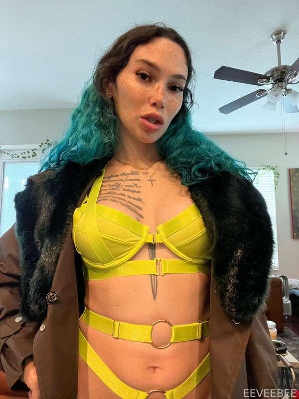 Wanna take it off for me💦💦
#fyp #threesome #couple #throuple #gg #bg #bj #trans #transgender #dominatrix #submissive