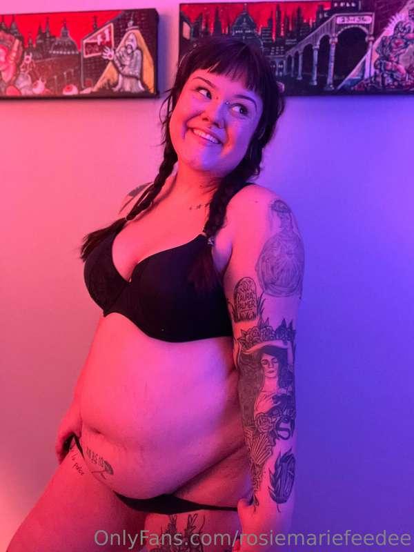 My tummy is looking extra plump… shall I post a weigh in soo..