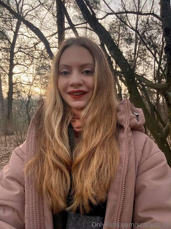 I love walks in the woods and deep thoughts😍
