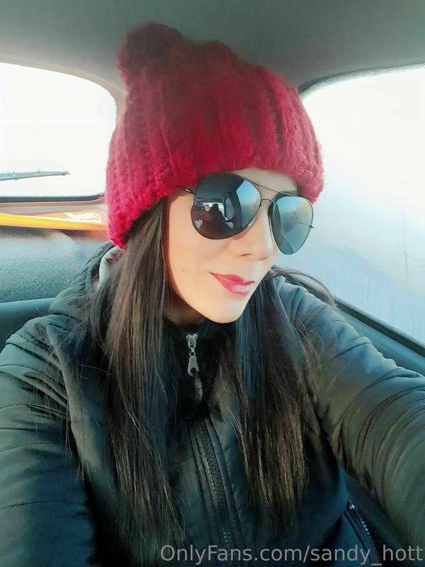 I'm cold... someone to warm me up 🔥