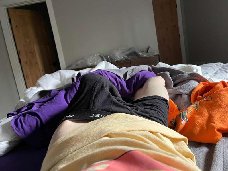 I woke up like this 🥺🥺 wish someone was riding me 🥺👉👈 bulge ..