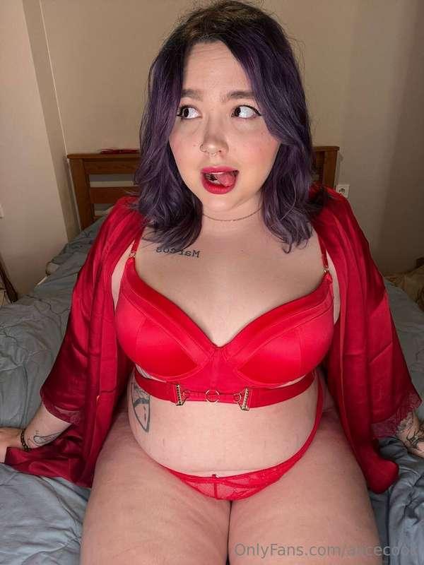 Would you pay me to do your housework? 😘