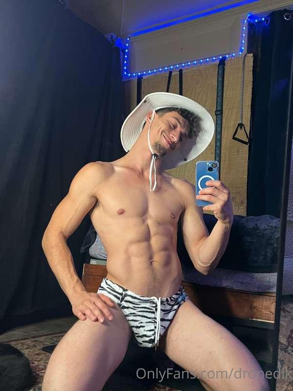 Hope u don’t mind if I spam u with Some underwear pics😉😉 whi..
