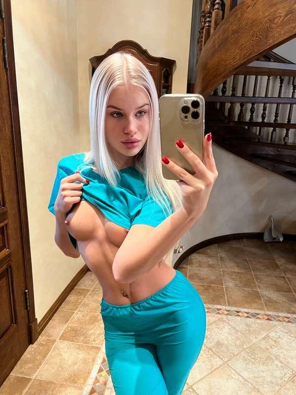 👩🏼‍⚕️