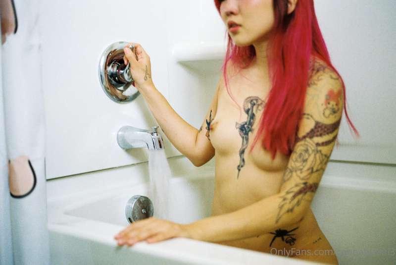 just me & this faucet getting to know each other @vonbossyco..