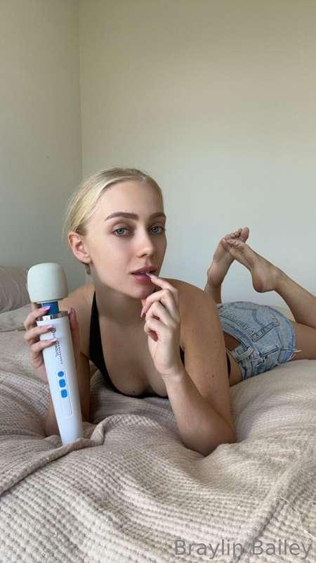 My favorite toy of them all😇 I hope all of you are having an..