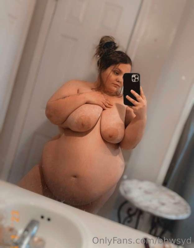 This belly deserves to be worshipped 😌🙌🏻