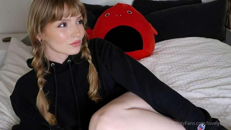lovelylucy- main image