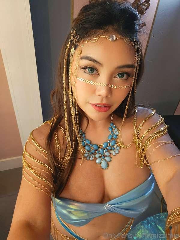 Granting wishes today 🧞‍♀️✨ 